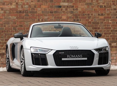 Audi R8 V10 Plus Spyder 1