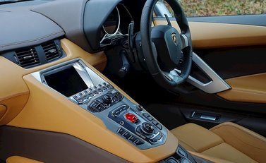 Lamborghini Aventador LP 700-4 5