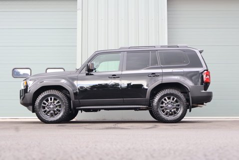 Toyota Land Cruiser BRAND NEW COMMERCIAL WITH A GENUINE REAR SEAT CONVERSION 8