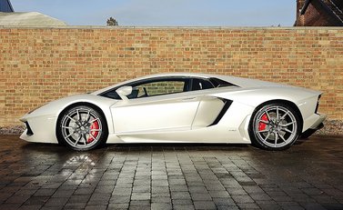 Lamborghini Aventador LP 700-4 9