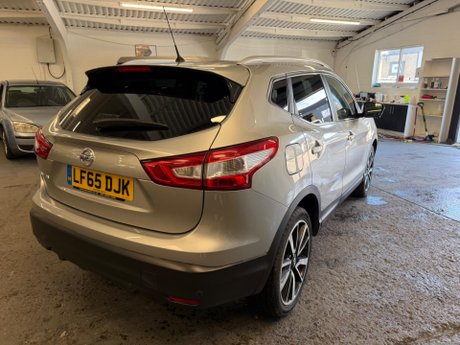 Nissan Qashqai 1.2 DIG-T Tekna 2WD Euro 6 (s/s) 5dr 8