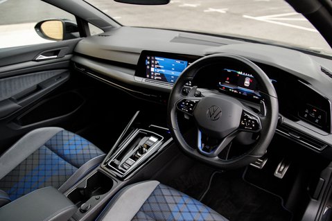 Volkswagen Golf R TSI 4MOTION DSG 4