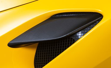 Ferrari F8 SPIDER 47