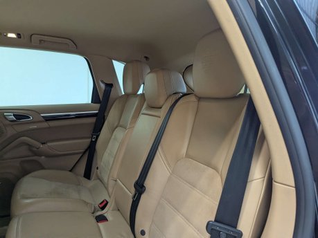 Porsche Cayenne 3.0 Cayenne D Platinum Edition V6 Tiptronic S A 4WD 5dr 50