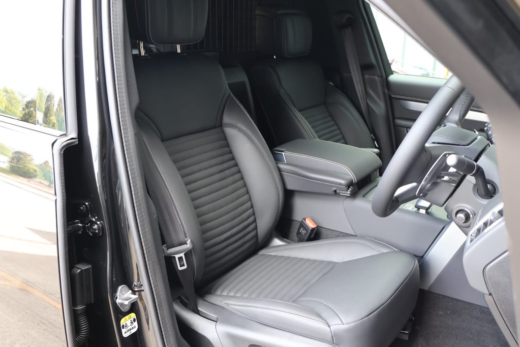 Land Rover Discovery 2026 COMMERCIAL DYNAMIC HSE STLYED BY SEEKER ASK ABOUT REAR SEATS FITTED  24