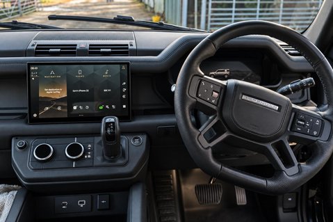 Land Rover Defender 3.0 D300 MHEV X-Dynamic HSE Auto 4WD Euro 6 (s/s) 5dr 3