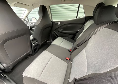 MG MG4 EV URBAN 53.9kWh PREMIUM LONG RANGE 17