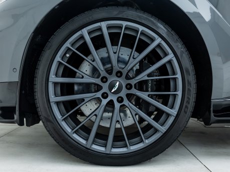 Aston Martin DBX 707 