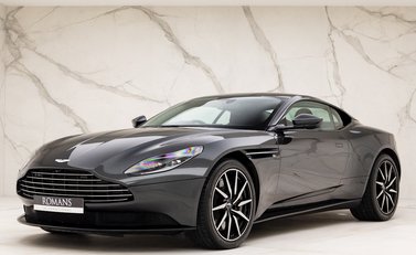 Aston Martin DB11 V8 6