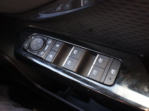 Suzuki e Vitara 61kWh Motion Auto 5dr 23