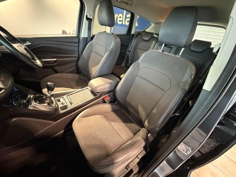 Ford Kuga 2.0 TDCi Titanium Euro 6 (s/s) 5dr 27