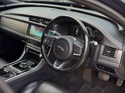 Jaguar XF 3.0d V6 S Saloon 4dr Diesel Auto Euro 6 (s/s) (300 ps) 3