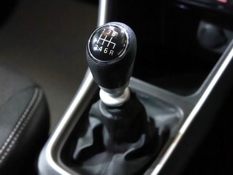 Suzuki SX4 S-Cross 1.4 Boosterjet 48V Hybrid SZ-T 5dr 26