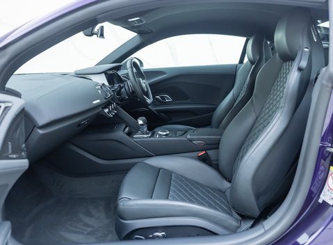 Audi R8 V10 PERFORMANCE CARBON BLACK 13