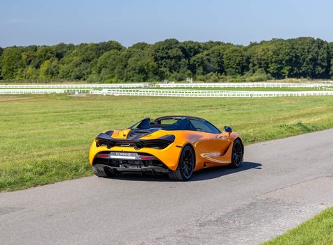 McLaren 720S Spider Peformance 4