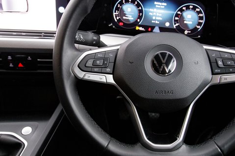 Volkswagen Golf LIFE TSI 18