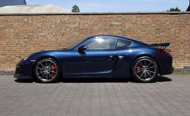 Porsche Cayman GT4 2
