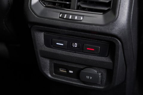 Volkswagen Tiguan R-LINE TECH TDI DSG 42