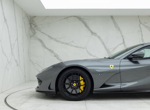 Ferrari 812 Superfast 27