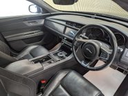 Jaguar XF 2.0 XF R-Sport D AWD Auto 4WD 5dr 31