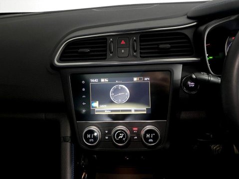 Renault Kadjar 1.3 TCe S Edition SUV 5dr Petrol Manual Euro 6 (s/s) (140 ps) Air Con - All 17