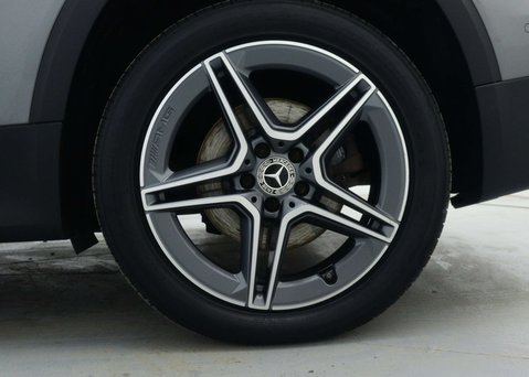 Mercedes-Benz GLB 1.3 GLB200 AMG Line (Premium 2) SUV 5dr Petrol 7G-DCT Euro 6 (s/s) (163 ps) 17