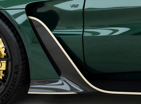 Aston Martin V12 Vantage 27