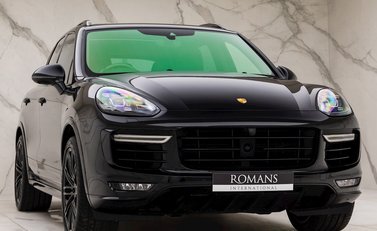 Porsche Cayenne Turbo S 1