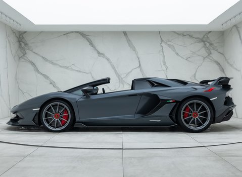 Lamborghini Aventador SVJ LP 770-4 ROADSTER 6