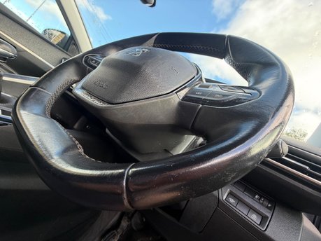 Peugeot 3008 PURETECH S/S ALLURE 17