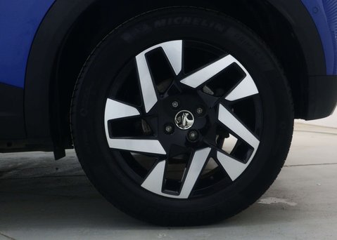 Vauxhall Mokka 50kWh Elite Nav Premium SUV 5dr Electric Auto (136 ps) 18