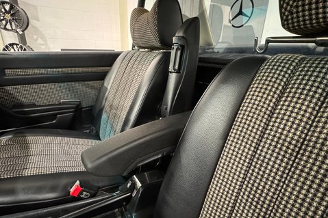 Mercedes-Benz SL Series 350 21