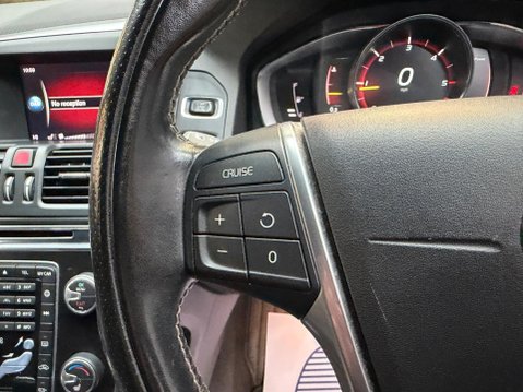 Volvo XC60 2.0 D4 R-Design Nav Auto Euro 6 (s/s) 5dr 59