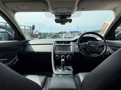 Jaguar E-Pace 2.0 E-PACE SE D AWD Automatic 4WD 5dr - NATIONAL DELIVERY* 9