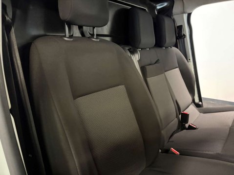 Vauxhall Vivaro 1.5 Vivaro  F2900 Sportive S/S 13