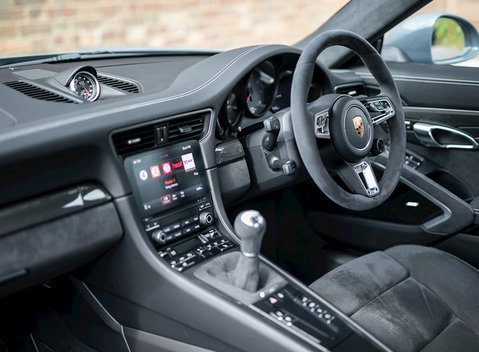 Porsche 911 (991.2) Carrera GTS 15