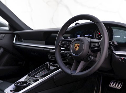 Porsche 911 Carrera S (992) 9