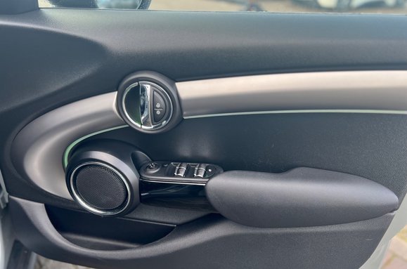 Mini Hatch COOPER EXCLUSIVE 5 DOOR AUTOMATIC 23