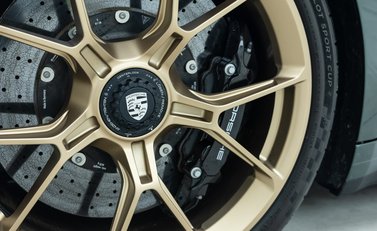 Porsche 911 GT3 Touring (992) 8