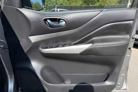 Nissan Navara DCI TEKNA AUTOMATIC - APPLE CAR PLAY - TOWBAR - REAR CANOPY 35