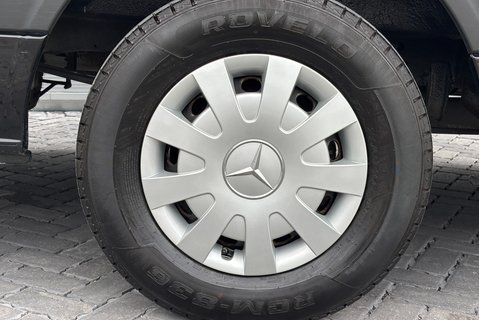 Mercedes-Benz Sprinter 319 V6 Cdi Lwb Hr Panel Van - Twin Side Doors / Air Con / Rear Camera 32