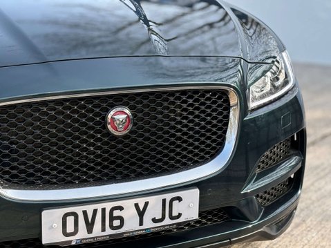 Jaguar F-Pace 2.0 F-Pace Portfolio AWD D Auto 4WD 5dr 7