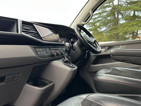 Volkswagen Transporter 2.0 BiTDI T32 Sportline Black Edition Kombi DSG FWD SWB Euro 6 (s/s) 5dr 26