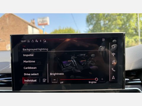 Audi A4 2.0 A4 Black Edition 45 TFSI Quattro Semi-Auto 4WD 5dr 28