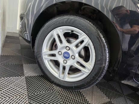 Ford Fiesta 1.6 Zetec Hatchback 5dr Petrol Powershift Euro 5 (105 ps) 21