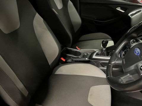 Ford Focus 1.0T EcoBoost Zetec Euro 5 (s/s) 5dr 5