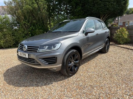 Volkswagen Touareg 3.0 TDI V6 BlueMotion Tech R-Line Tiptronic 4WD Euro 6 (s/s) 5dr 1