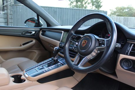 Porsche Macan 2.0T SUV 5dr Petrol PDK 4WD Euro 6 (s/s) (265 ps) 5