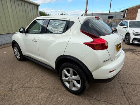 Nissan Juke 1.6 Acenta Euro 5 (s/s) 5dr 10