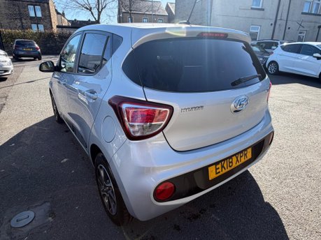 Hyundai i10 PREMIUM 5